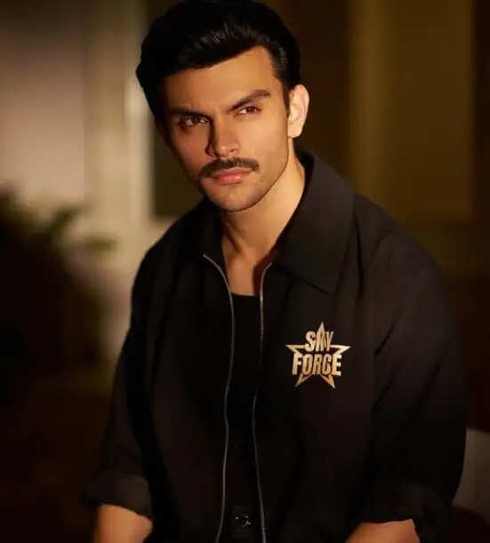 Veer Pahariya Biography, Age, Height, Career, Net Worth In 2025