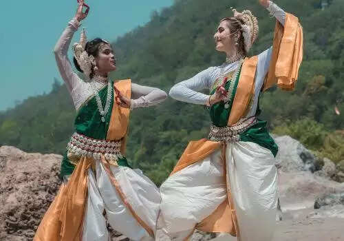 Traditional Dress of Odisha Men & Women