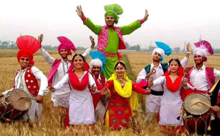 Traditional Dress of Punjab Men & Women