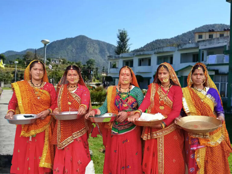 Traditional Dress of Uttarakhand Men & Women