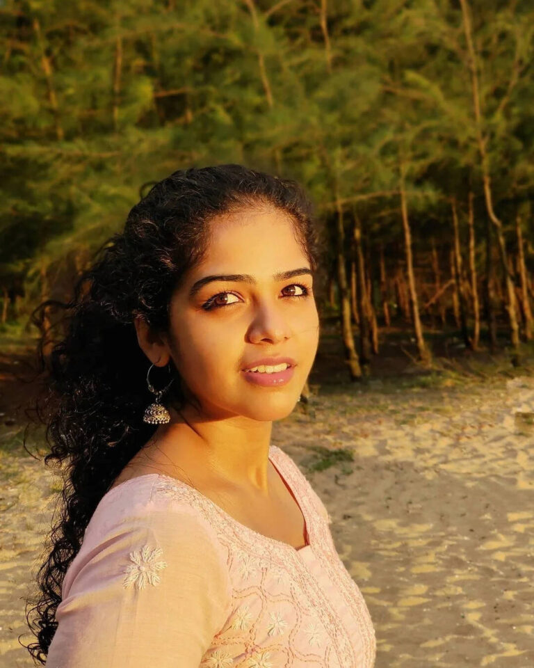 Priya Jerson (Super Singer 9) Age, Wiki, Husband, Family, Songs, Biography In 2025