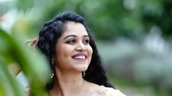 Actress Yashmi Gowda Age, Family, Serials List, Images, Biography In 2025