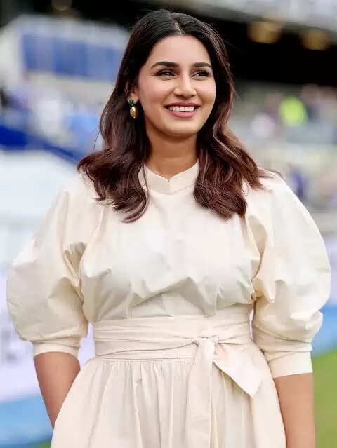 Sanjana Ganesan Age, Husband, Career, Family, Biography In 2025