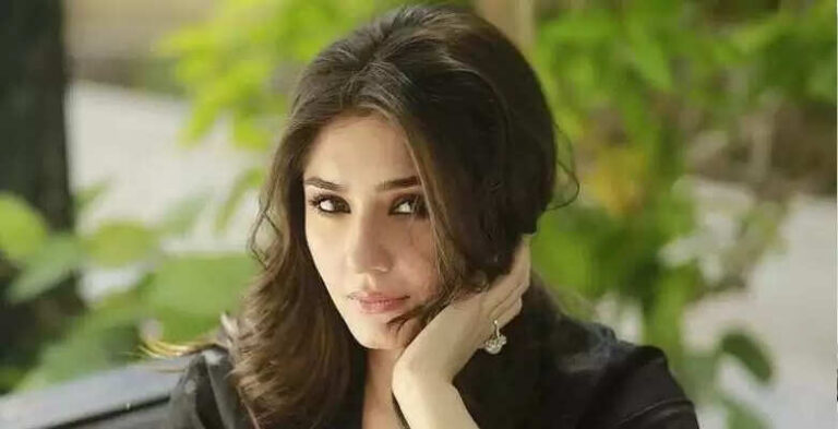 Dur-e-Fishan Saleem Biography, Age, Height, Family, Husband, Hobbies, Net Worth In 2025