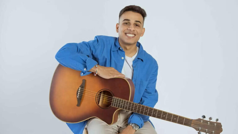 Anuv Jain Biography, Age, Height, Songs, Career, Concert, Net Worth, Relationship In 2025