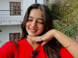 Yashika Sharma Age, Biography, Net Worth, Family, Boyfriend, Career In 2025