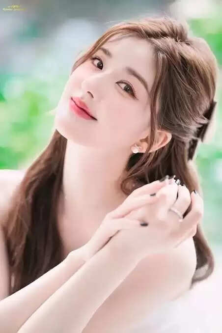 Zhao Lusi Biography, Husband Name, Age, Boyfriend, Career, Net Worth In 2025