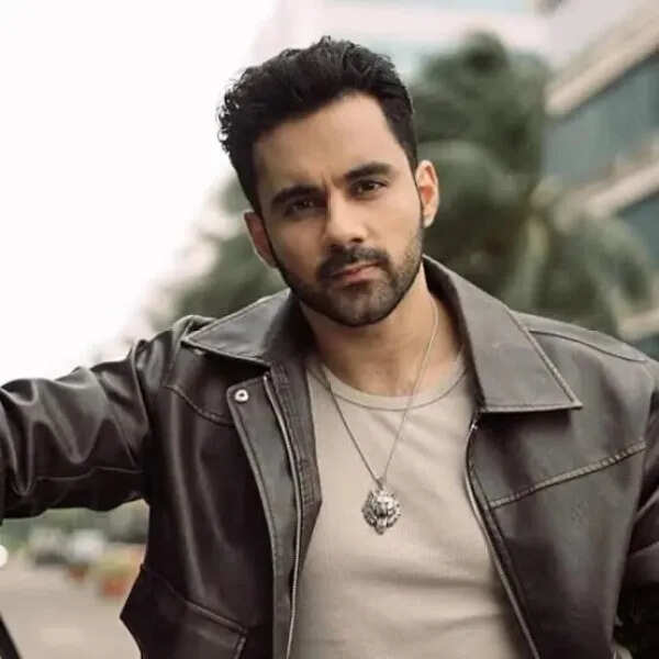 Abhishek Bajaj Age, Height, Net Worth, Family In 2026