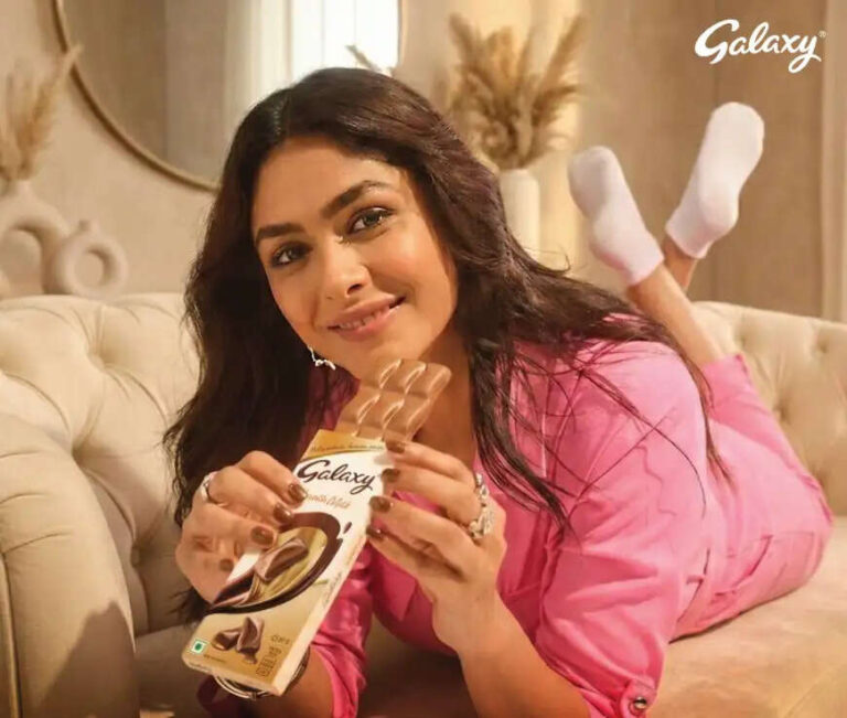 Mrunal Thakur, Age, Height, Weight, Size, Birthday, Husband, Family, Biography In 2026